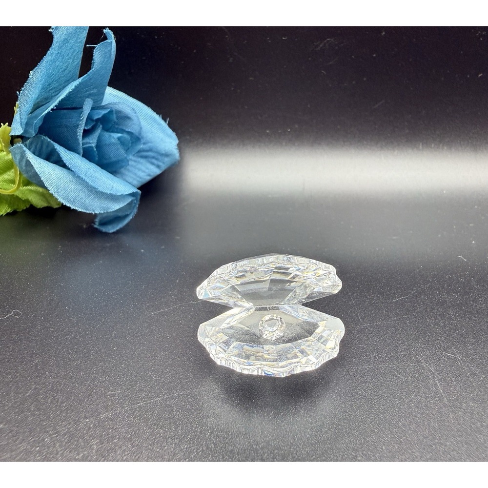 Swarovski Crystal Open Clam Shell W/ Crystal Pearl Figurine & Swan Logo.